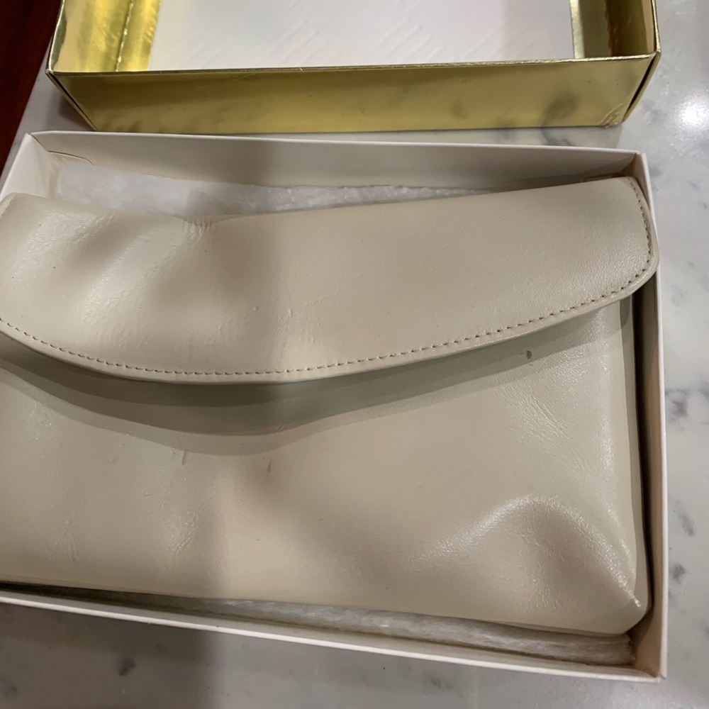 Axiom the grain cowhide woman hand wallet